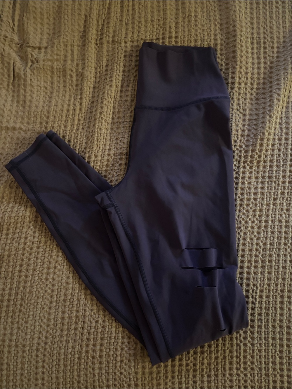 ALO Yoga High-Waist Leggings in Dark Plum
